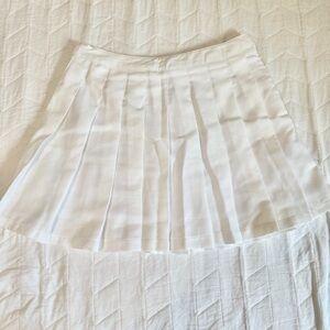 Forever 21 White Pleated Skirt